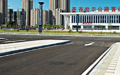 山东润华天信汽车贩卖管事有限公司，奥迪S7（奥迪S7失容？2025疾驰E级AMG效力非凡集体胜出），章泽天久违晒新年照手上戴4个戒指美丽容貌越来越美-章泽天罕见晒美照气质轶群风貌还是-罕见晒出新年照姿